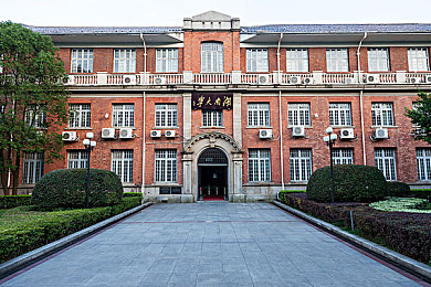 tubi8电影网,免费电影盛宴背后的法律风暴,用户狂欢与版权危机并存-3